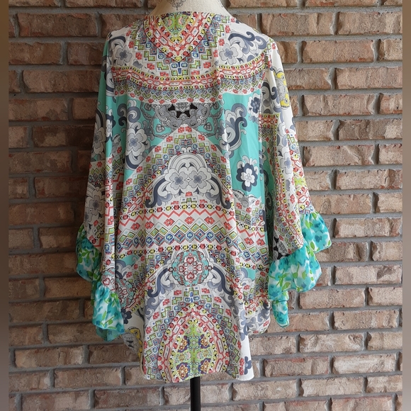 Colorful Patterned Women's Top - Picture 6 of 7